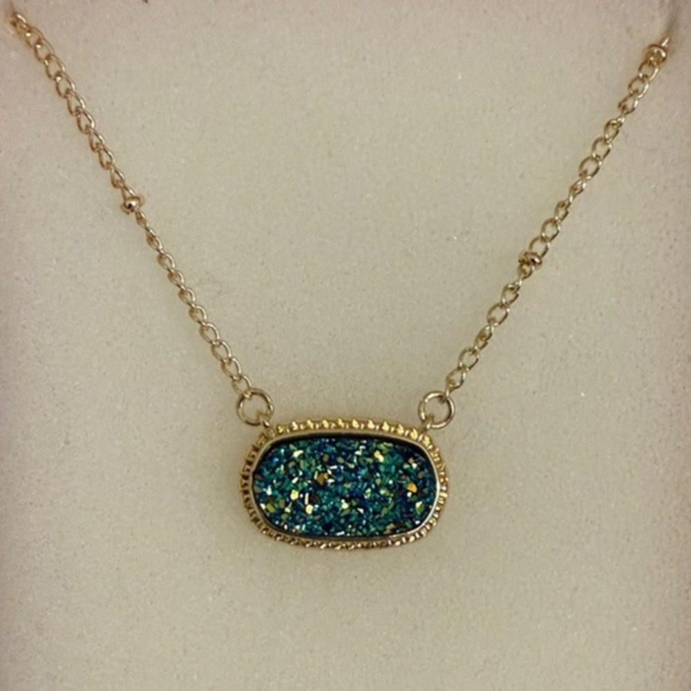 Elegant Gold plated women’s Necklace with Shimmery Green Pendant